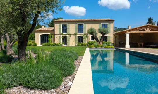 realisation-lef-saint-remy-de-provence-fenetre-alu-exterieur-7-1490x1180